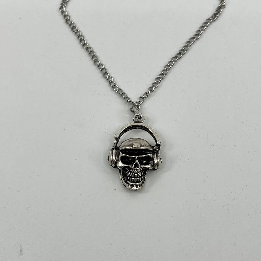 ROCKER SKULL NECKLACE