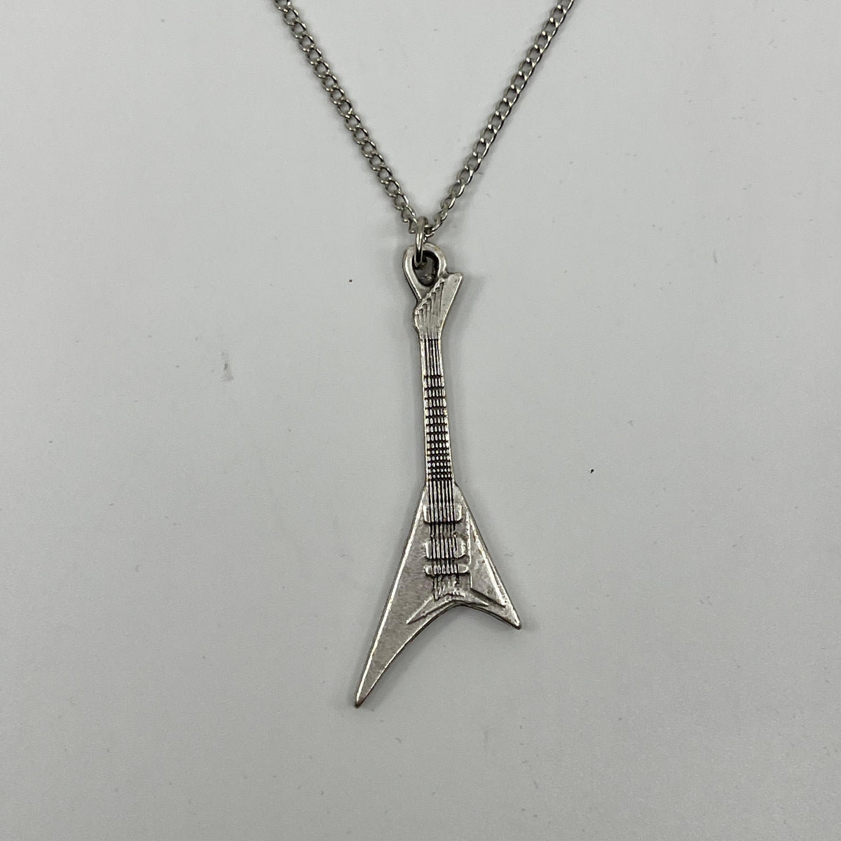 GUITAR FLYING V NECKLACE