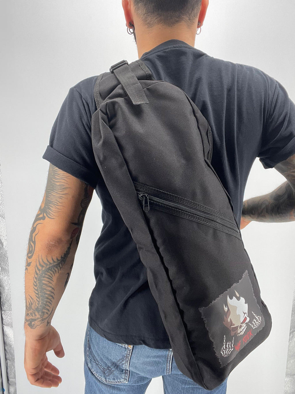 WE ROCK CROSSBAG - WE ROCK LOGO